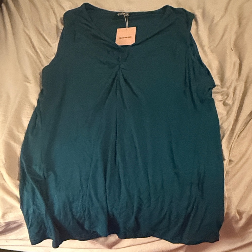 NWT bloomchic Teal Sleeveless Women's‎ Top size 22-24